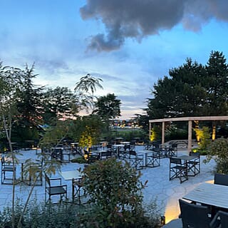 Biergarden, Jeu des boules baan en Osmanthus wolken