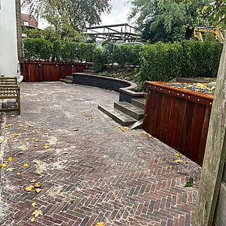 Tuin met hoogte verschillen