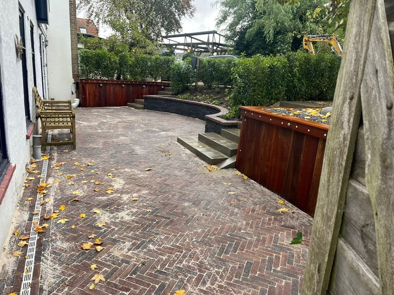 Tuin met hoogte verschillen