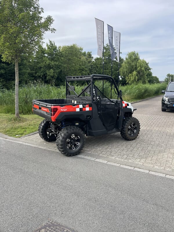 2_autobelettering_artestiq_signing_bedrijf_zeeland_bruinisse.