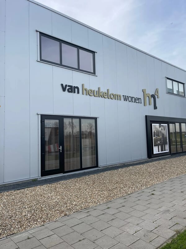 1_freesletters_artestiq_sign_bedrijf_bruinisse_zeeland