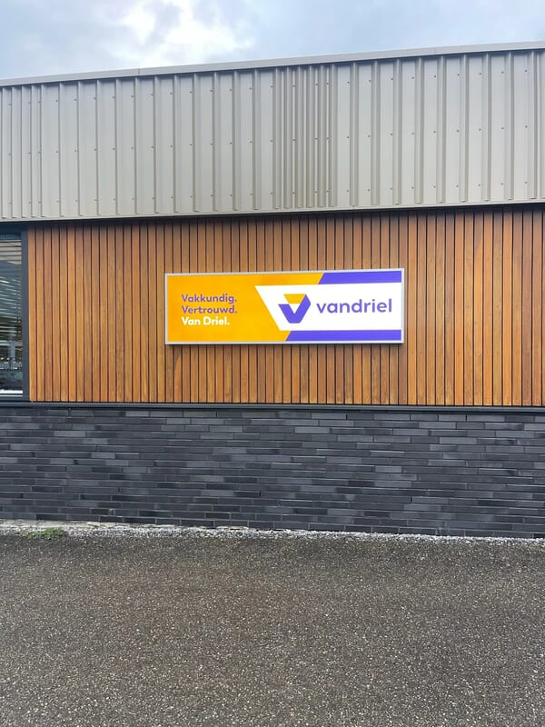 1_lichtbakken_artestiq_sign_bedrijf_bruinisse_zeeland