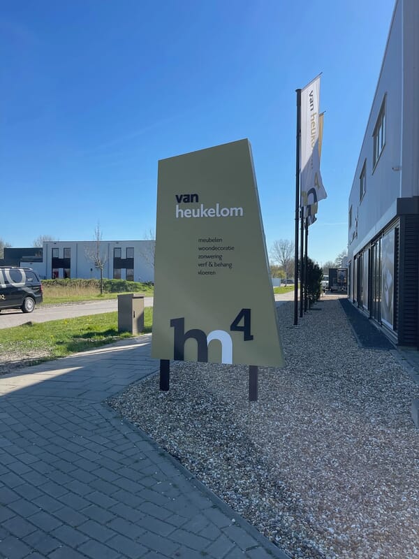 2_reclamezuil_artestiq_sign_bedrijf_bruinisse_zeeland