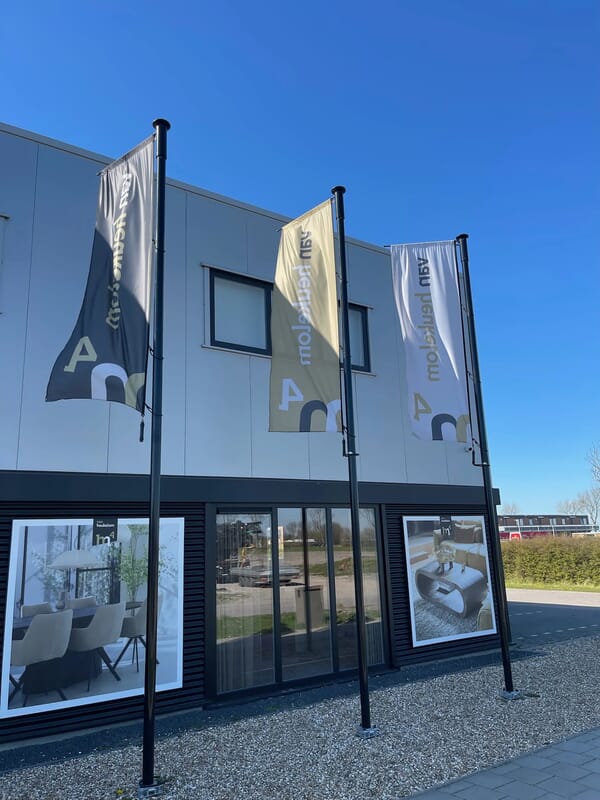 3_vlaggenmasten_artestiq_sign_bedrijf_bruinisse_zeeland