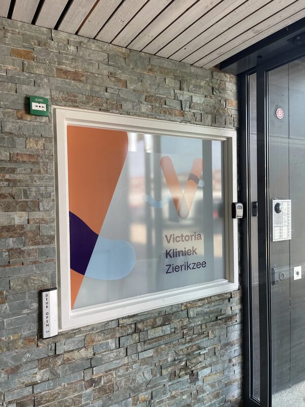 2_privacy_artestiq_bruinisse_zeeland_signing_bedrijf