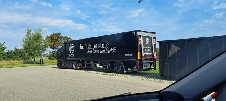 1_vrachtwagen_artestiq_signing_bedrijf_zeeland_bruinisse