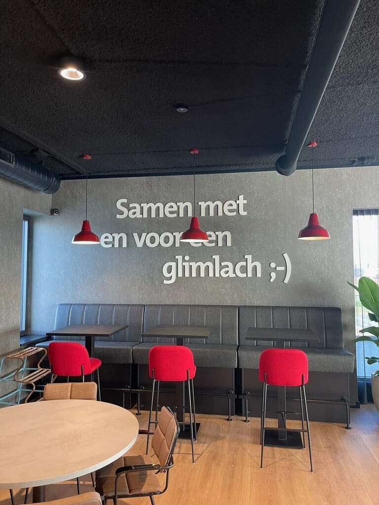 3_frees_letters_artestiq_bruinisse_zeeland_signing_bedrijf