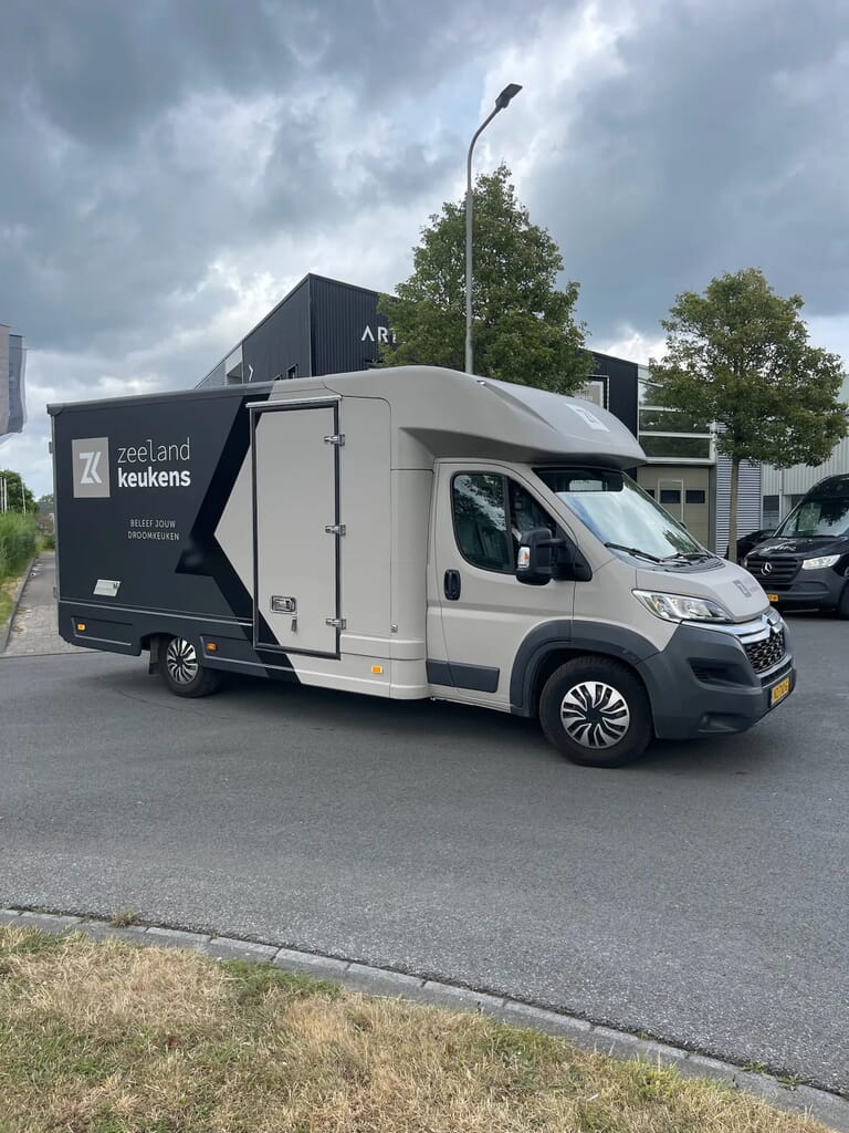 4_autobelettering_artestiq_signing_bedrijf_zeeland_bruinisse.