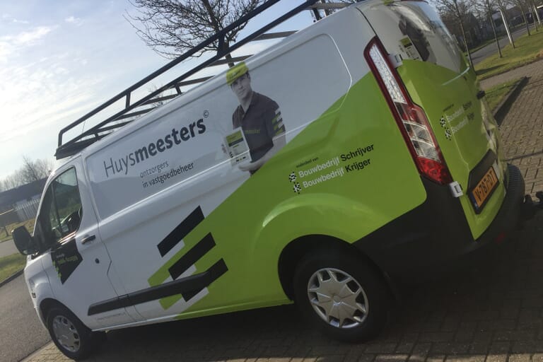 2014 Start van Huysmeesters In 2014 werd Huysmeesters opgericht, een nieuwe stap voor Bouwbedrijf Schrijver. Door de toenemende vraag naar ketensamenwerking voor dagelijks mutatieonderhoud bij woningcorporaties, werd de dienstverlening uitgebreid van uitsluitend bouwen naar ook beheren en onderhouden. Hiermee verstevigde het bedrijf zijn positie als allround partner voor woningcorporaties.