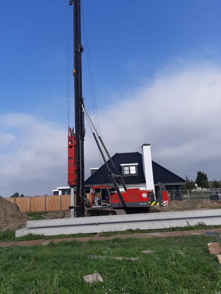 1e paal geslagen nieuwbouw woning Tholen