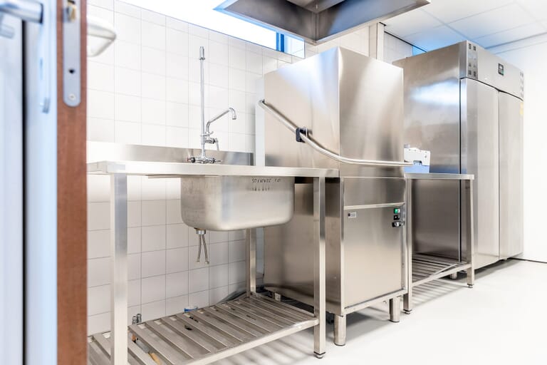 Nieuwbouw 'LMO en IJvv de Zwervers' in Rotterdam