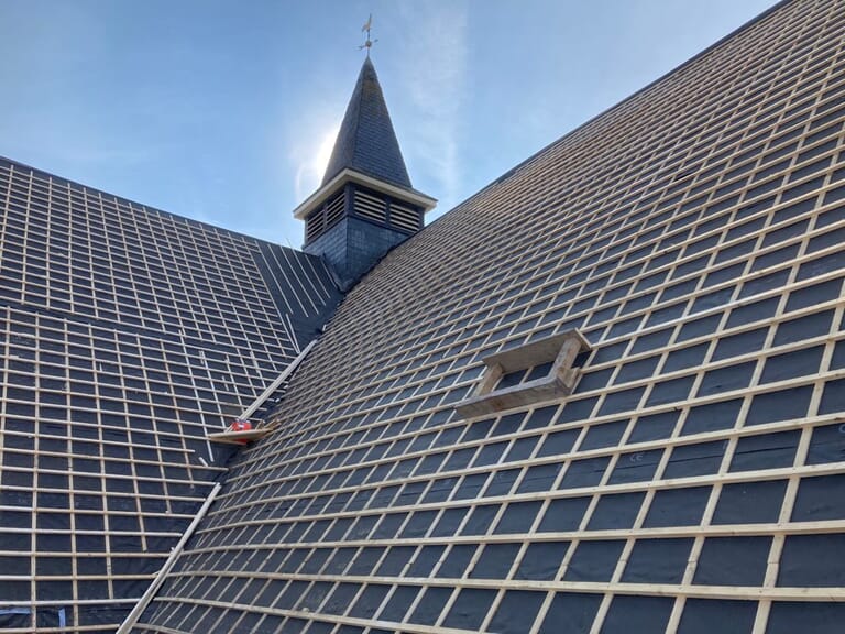 Dakrenovatie kerkgebouw Krabbendijke