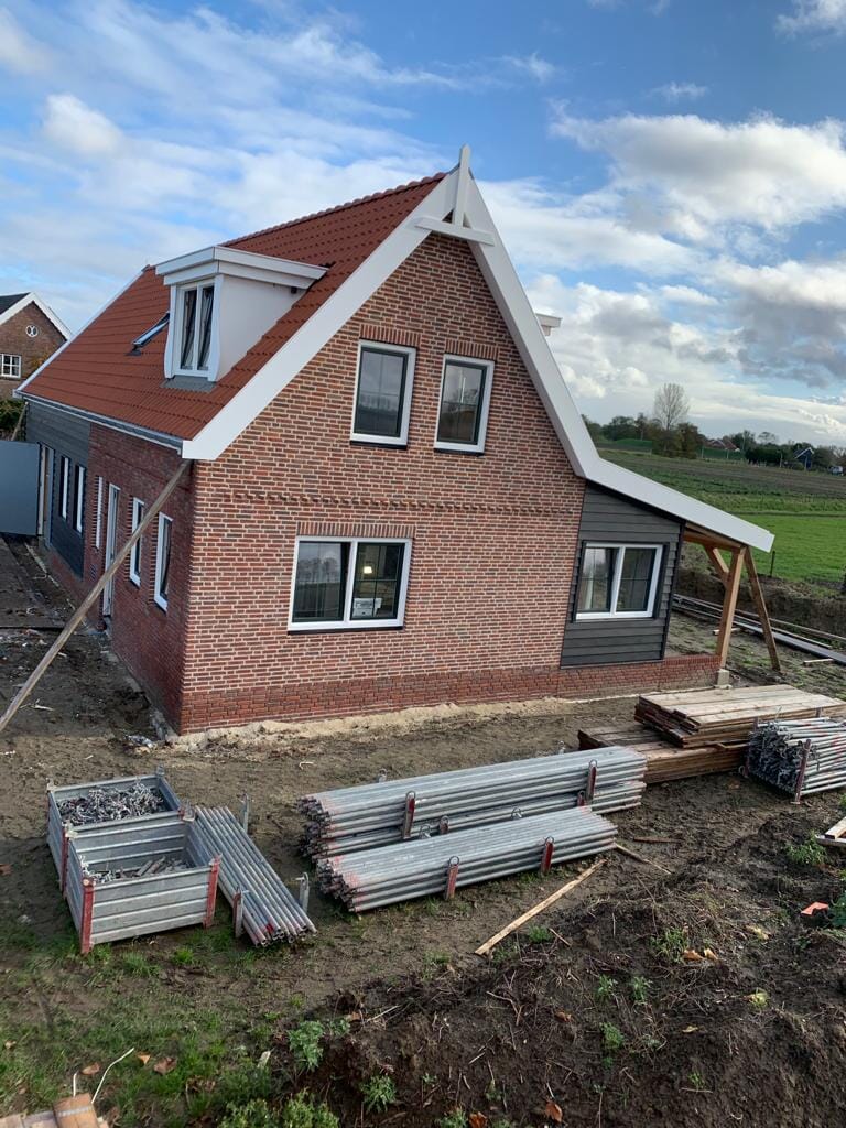 Oplevering boerderijwoning Oud-Vossemeer