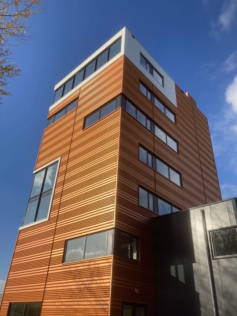 Oplevering kantoortoren en bedrijfsgebouwen "Scheldezicht" in Vlissingen