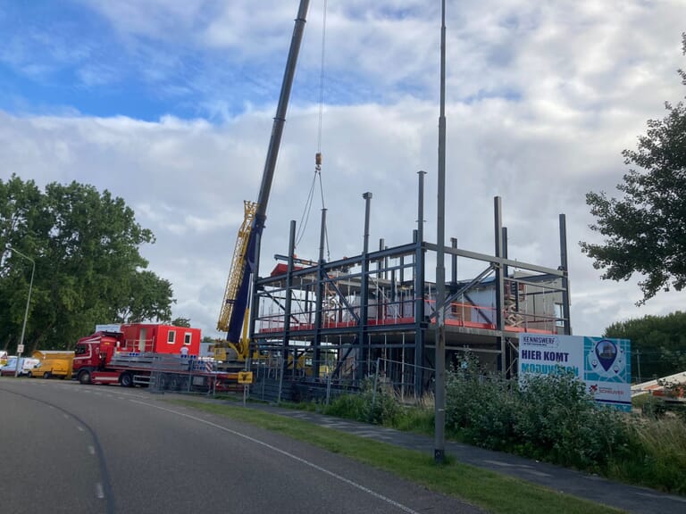 Oplevering kantoortoren en bedrijfsgebouwen "Scheldezicht" in Vlissingen