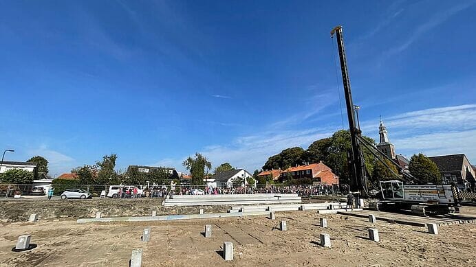 Eerste heipaal Brede School Sint-Maartensdijk