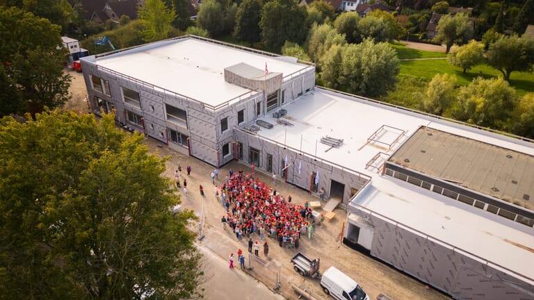 Feestelijke stenen bij IKC de Steiger Terneuzen