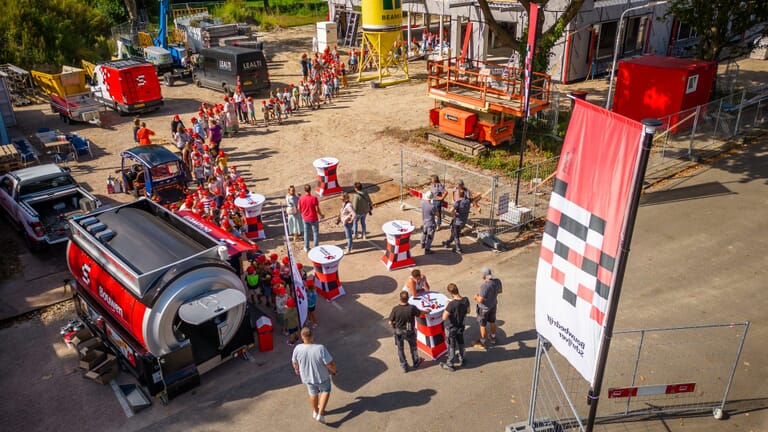 Feestelijke stenen bij IKC de Steiger Terneuzen