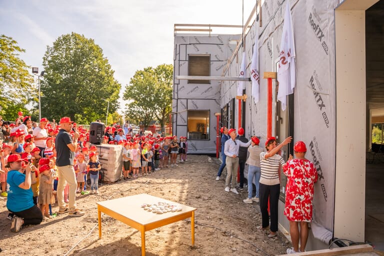 Feestelijke stenen bij IKC de Steiger Terneuzen