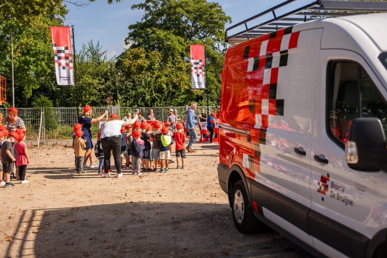 Feestelijke stenen bij IKC de Steiger Terneuzen