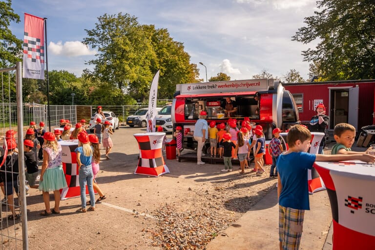 Feestelijke stenen bij IKC de Steiger Terneuzen