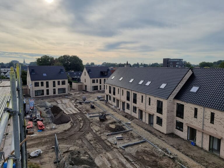 Nieuwbouw 58 woningen project "Wonen in Kruidhof" in Puttershoek