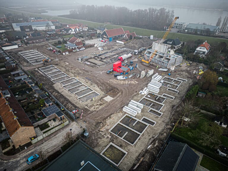 Nieuwbouw 58 woningen project "Wonen in Kruidhof" in Puttershoek