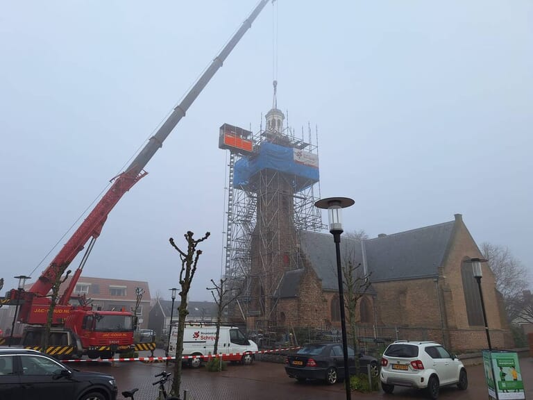 Restauratie torenspits Maartenskerk 's-Gravenpolder