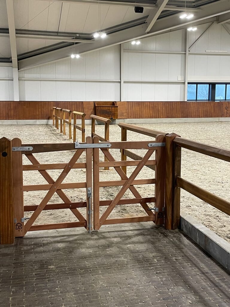 Nieuwbouw manege Wolfshoeve in Huijbergen