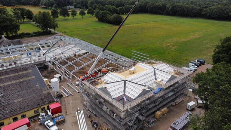 Nieuwbouw manege Wolfshoeve in Huijbergen