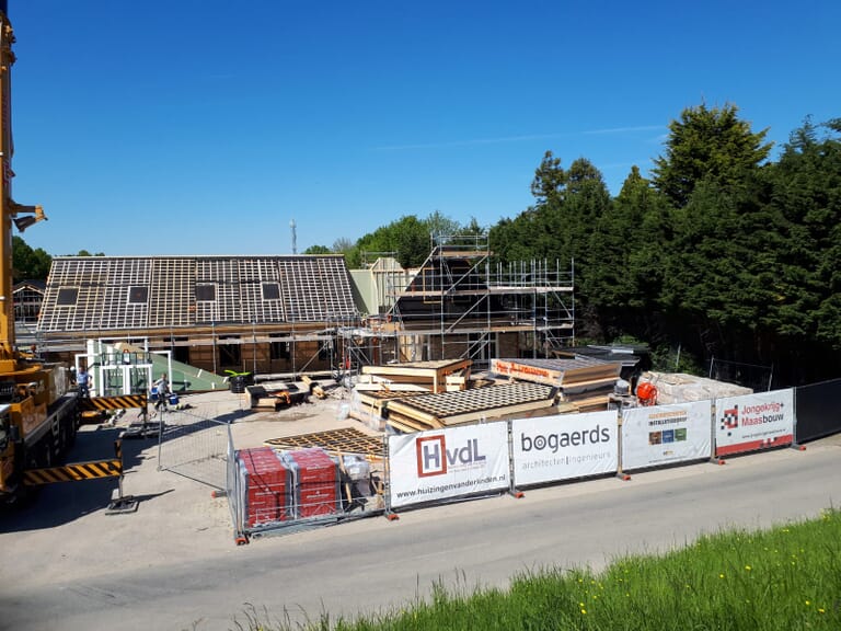 Landhuis met bijgebouwen Numansdorp