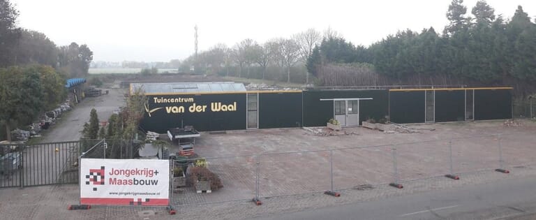 Landhuis met bijgebouwen Numansdorp
