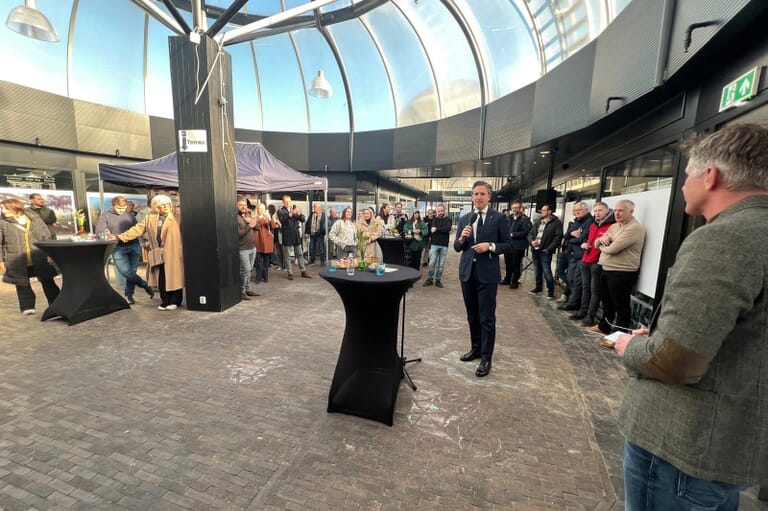 Sloop Korenpassage officieel van start, ruimte voor 26 stadswoningen.