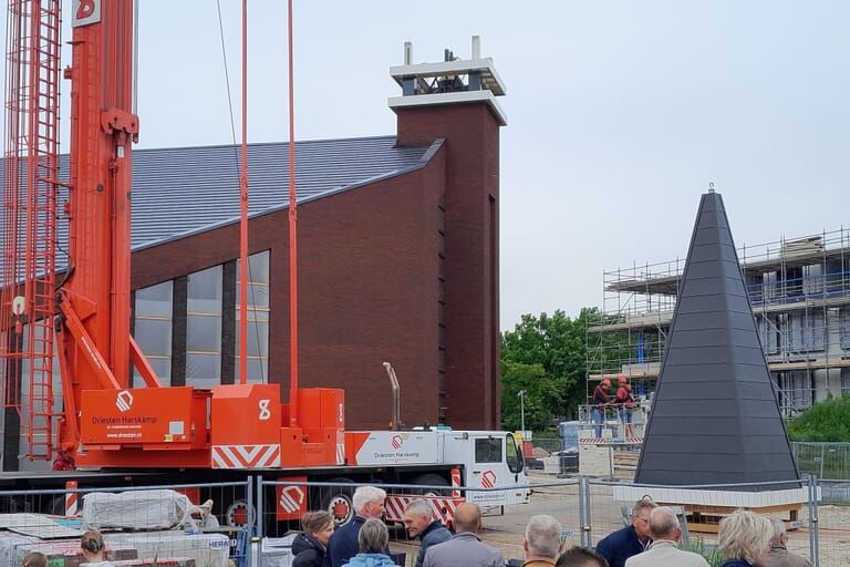 Hoogste punt nieuwbouw Hersteld Hervormde Gemeente IJsselmuiden