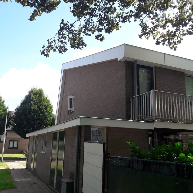Dakrenovatie 8 woningen Putte