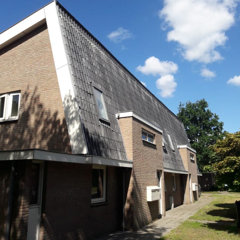 Dakrenovatie 8 woningen Putte