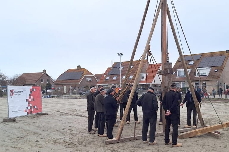 Op een heel bijzondere manier is de eerste paal geslagen voor het nieuwe MFA in Westkapelle