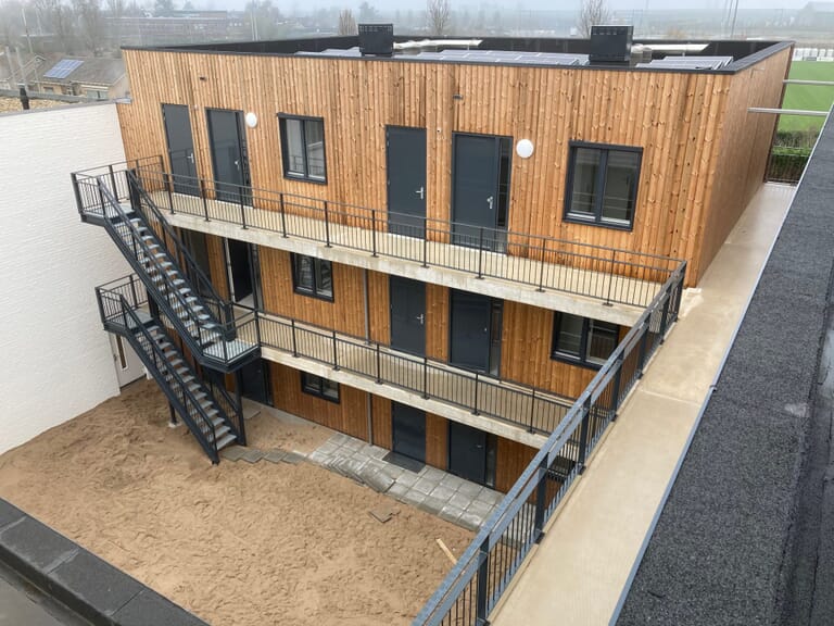 Nieuwbouw 34 zorgappartementen Nieulande Krabbendijke opgeleverd