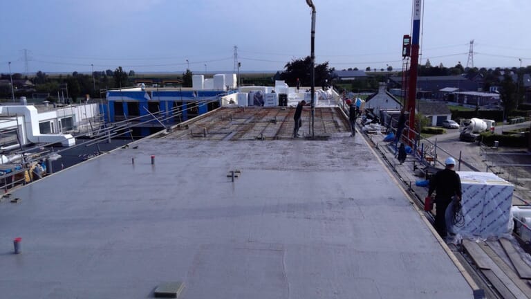 Nieuwbouw 34 zorgappartementen Nieulande Krabbendijke opgeleverd