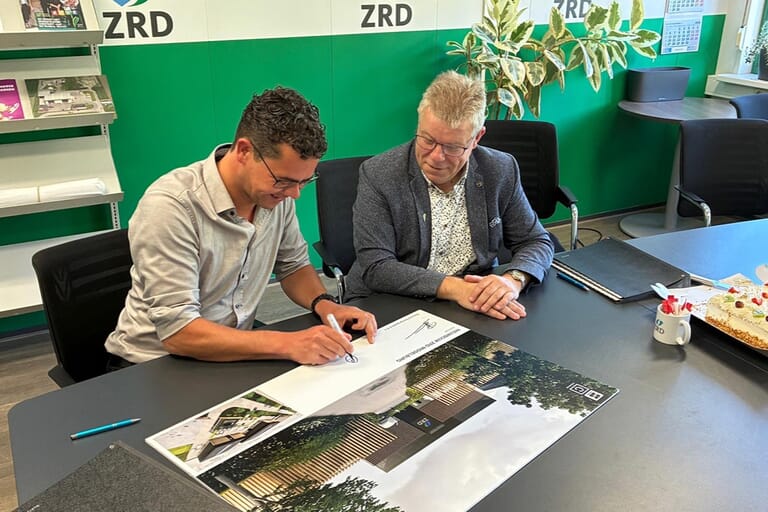 Ondertekening contract ZRD