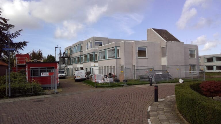 Nieuwbouw 34 zorgappartementen Nieulande Krabbendijke opgeleverd