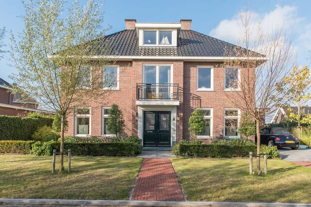 Vrijstaand herenhuis