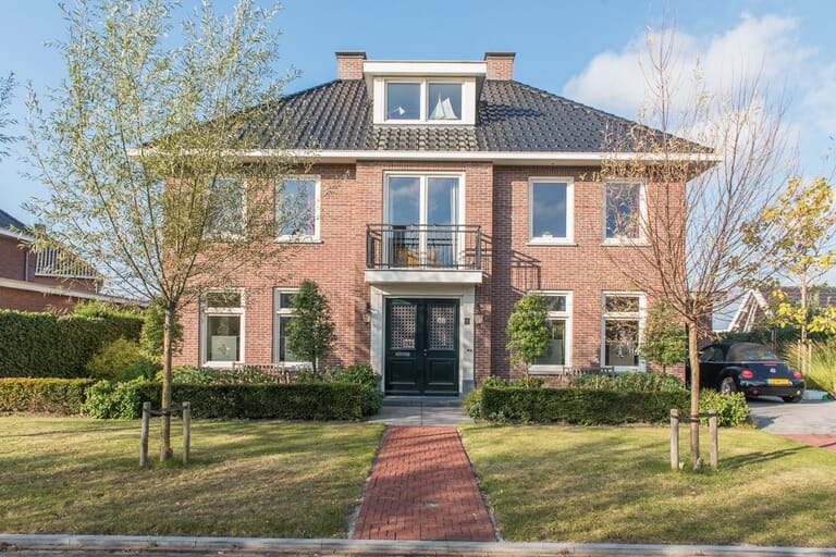 Vrijstaand herenhuis