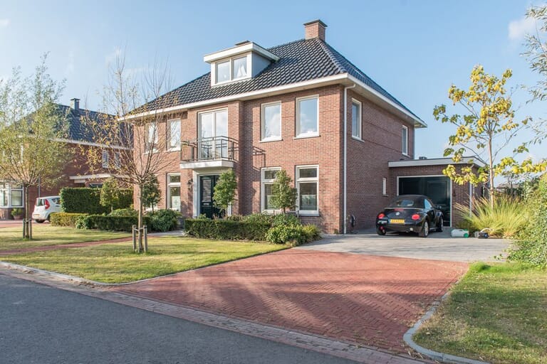 Vrijstaand herenhuis