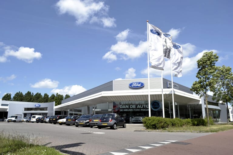 Showroom Auto Adria