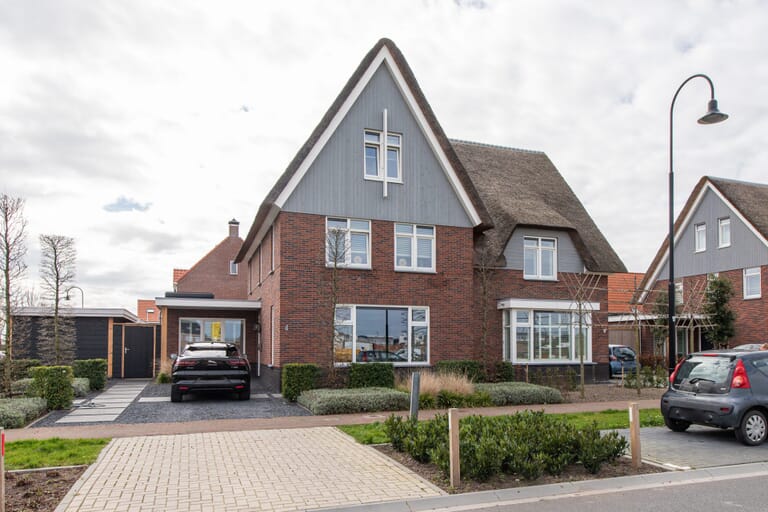 Dorpsvilla's met rieten kap