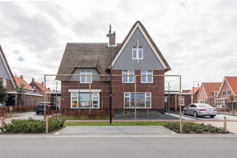 Dorpsvilla's met rieten kap
