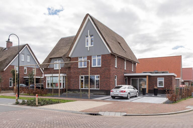 Dorpsvilla's met rieten kap
