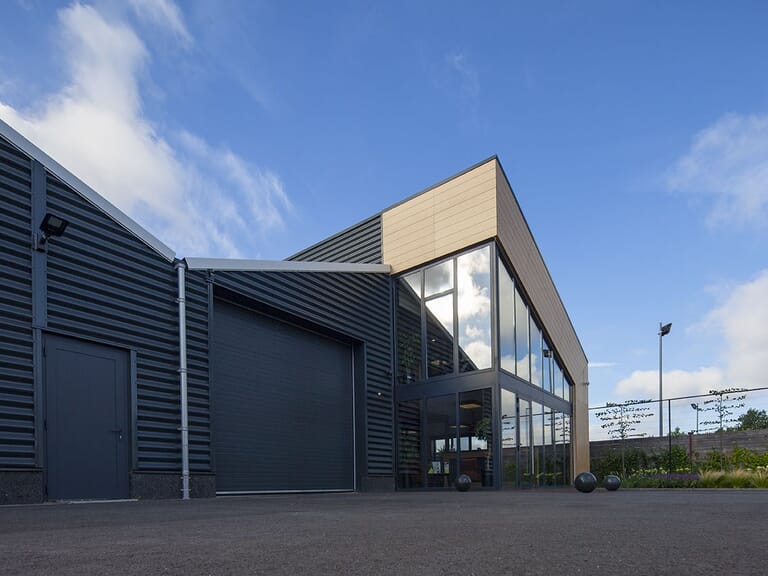 Nieuwbouw en renovatie bedrijfspand Bouwbedrijf Krijger