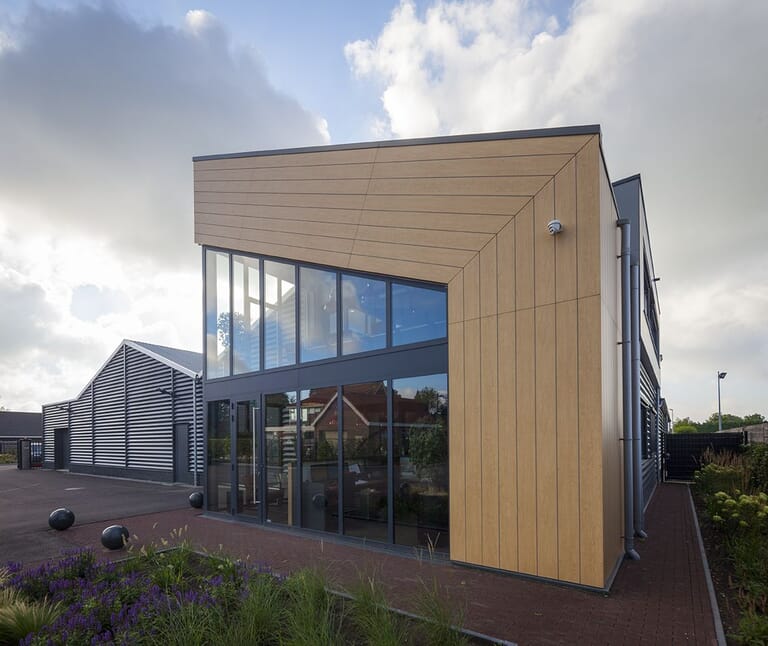 Nieuwbouw en renovatie bedrijfspand Bouwbedrijf Krijger